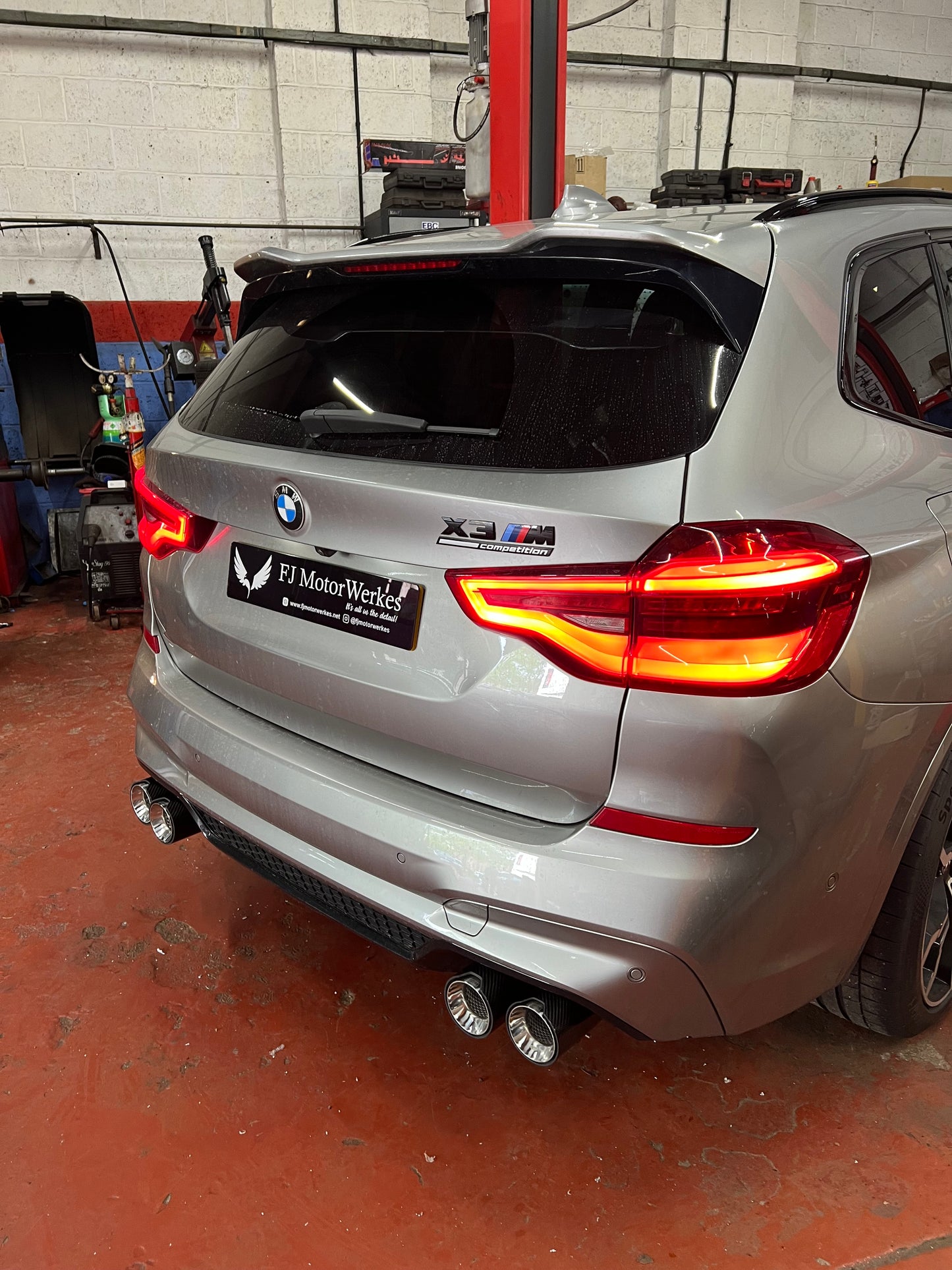 Bmw X3M X4M M Performance  Carbon Fibre Exhaust Tips Direct Fit X3mc X4mc F98 F97 Silver